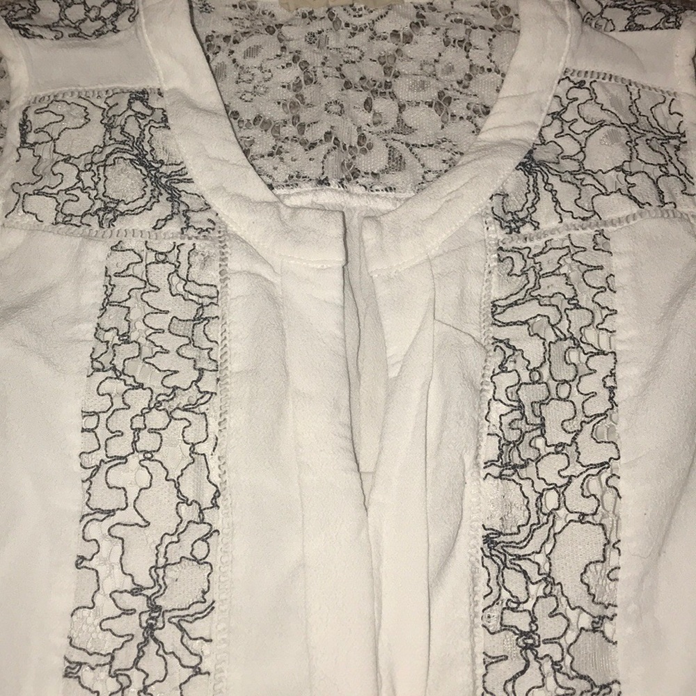 41Hawthorn lace detail sleeveless top